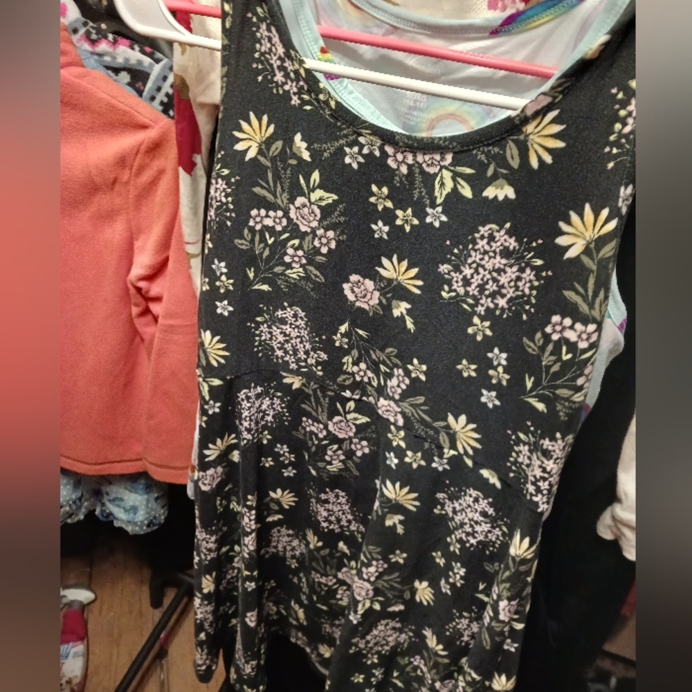 Adorable Girls dressgirls dress DS size 10